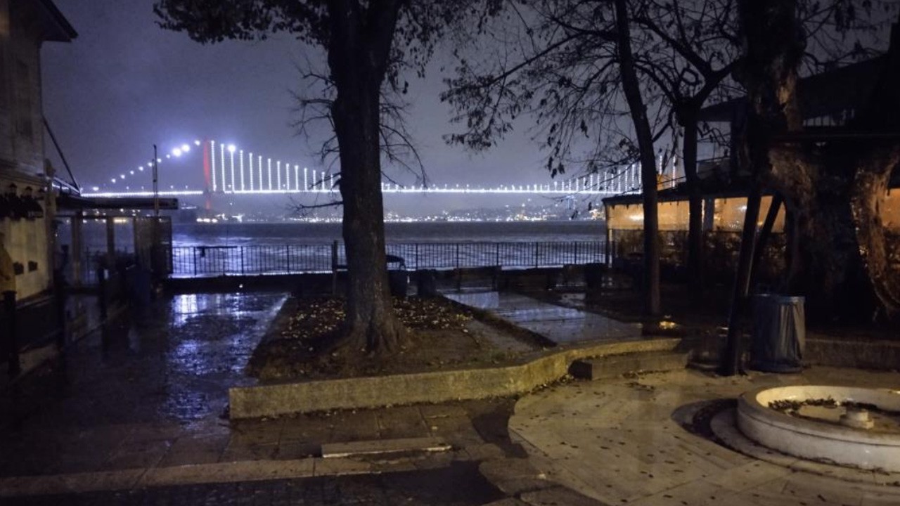 İstanbul'da sağanak yağış etkili oldu