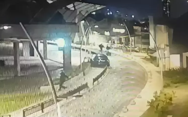 İstanbul'da silahlı çatışma! 6 İsveçli gözaltına alındı