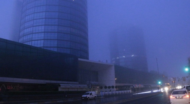 İstanbul'da sis etkisini iyice gösterdi