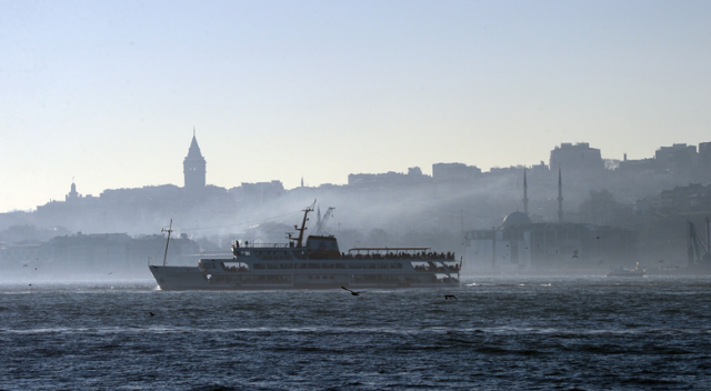 İstanbul'da sis etkisini sürdürüyor