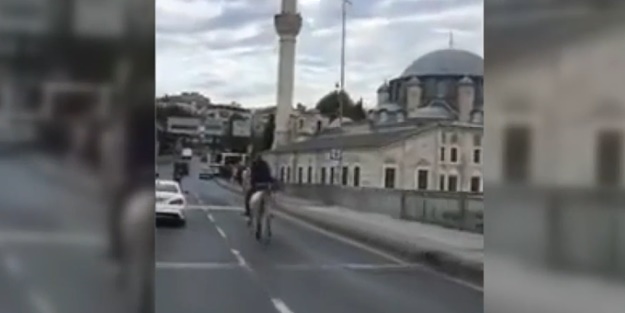 İstanbul'da şok eden görüntü! Köprüden bakın nasıl geçti