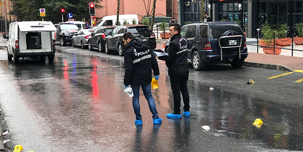 İstanbul'da sokak ortasında silahlı çatışma! Can kaybı var