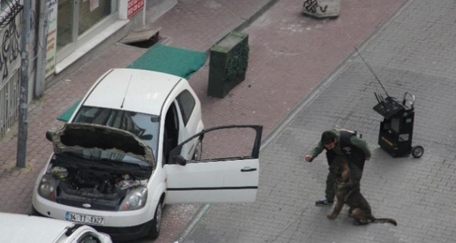 İstanbul’da şüpheli araç: Kapıları fünyeyle patlatıldı !
