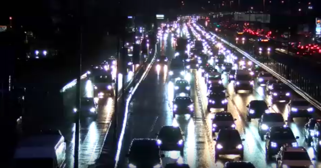 İstanbul'da tatil bitti, çile başladı: Trafik yoğunluğu yüzde 74'e dayandı