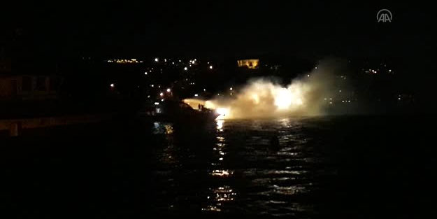 İstanbul'da tekne yangını