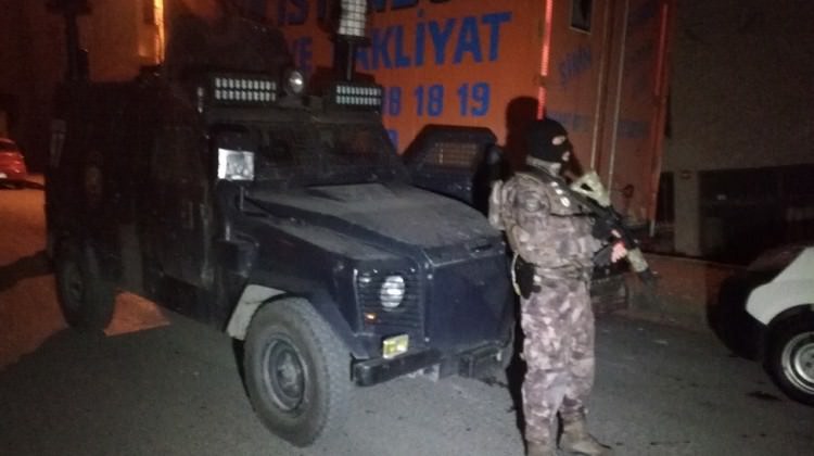 İstanbul'da terör operasyonu: 3 kişi gözaltında