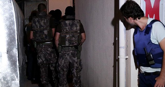 İstanbul'da terör örgütü operasyonu: 8 gözaltı