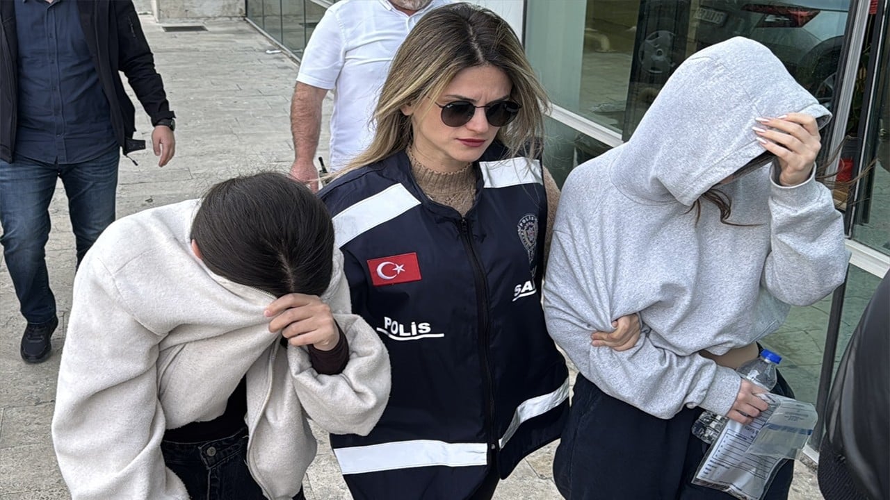 İstanbul'da toplu taşımada yankesicilik yapan 20 şüpheli yakalandı