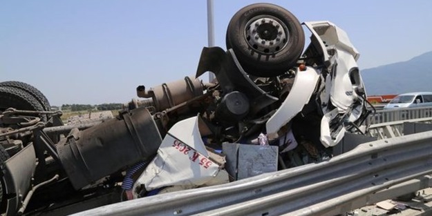 İstanbul'da trafiği felç eden kaza