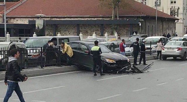 İstanbul'da trafiği kilitleyen feci kaza