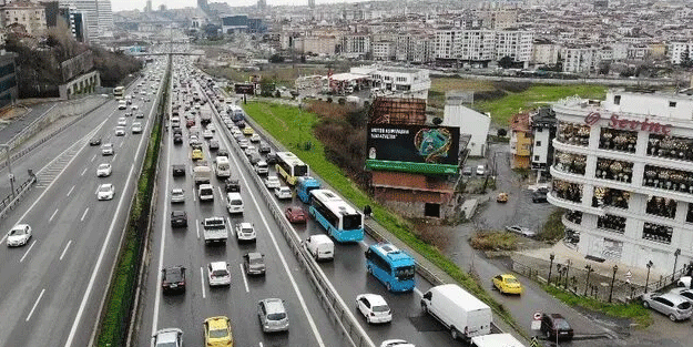 İstanbul'da trafik çilesi erken başladı
