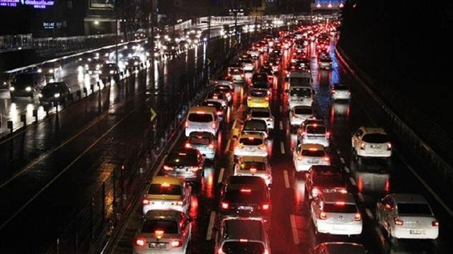 İstanbul'da trafik durma noktasına geldi