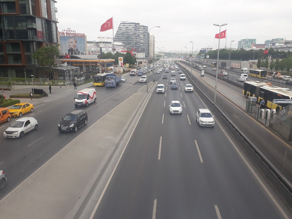 İstanbul’da trafik yoğunluğu arttı 