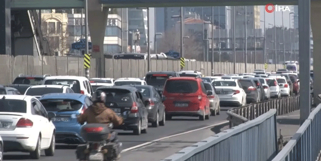 İstanbul'da trafik yoğunluğu yüzde 70'i aştı