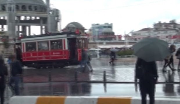 İstanbul'da trafik yoğunluğu yüzde 70'i buldu!