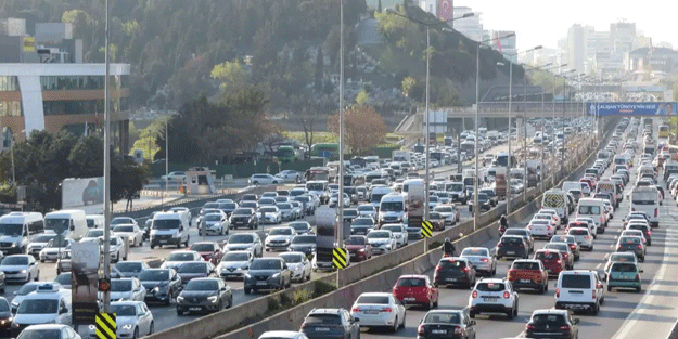 İstanbul'da trafik yoğunluğu yüzde 76'ya çıktı
