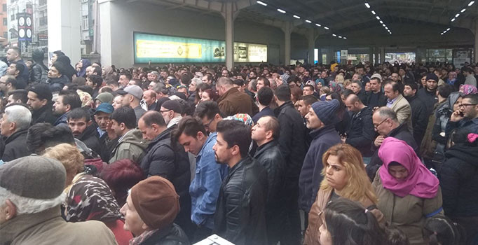 İstanbul'da tüm vapur seferleri iptal edildi