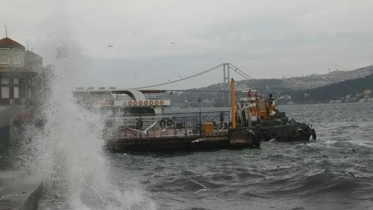 İstanbul'da tüm vapur seferleri iptal edildi