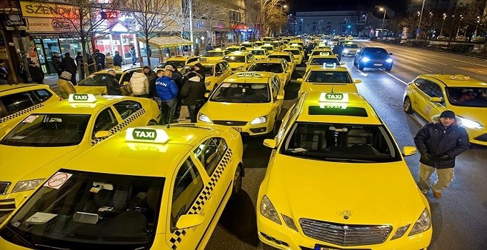 İstanbul'da turistlere tur attıran taksiciden ilginç savunma