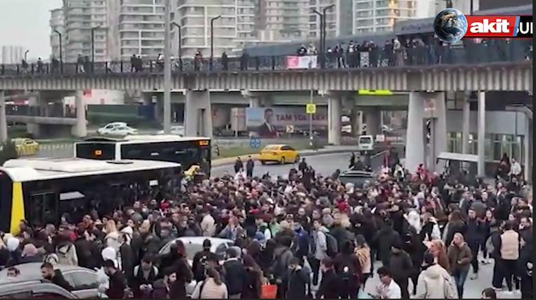 İstanbul'da ulaşım çilesi! Haftanın ilk iş gününde yine metro arızalandı