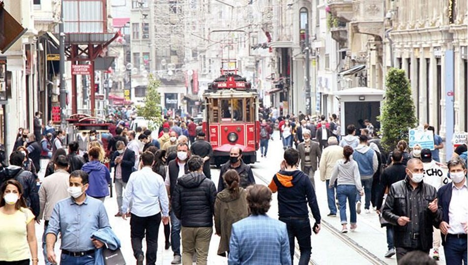 İstanbul’da vakalar artıyor, tam açılmayı konuşmak için erken