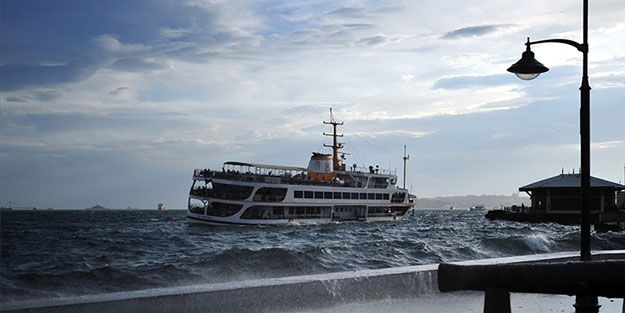 İstanbul’da vapur seferlerine lodos engeli
