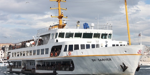 İstanbul'da vapur seferlerine lodos engeli