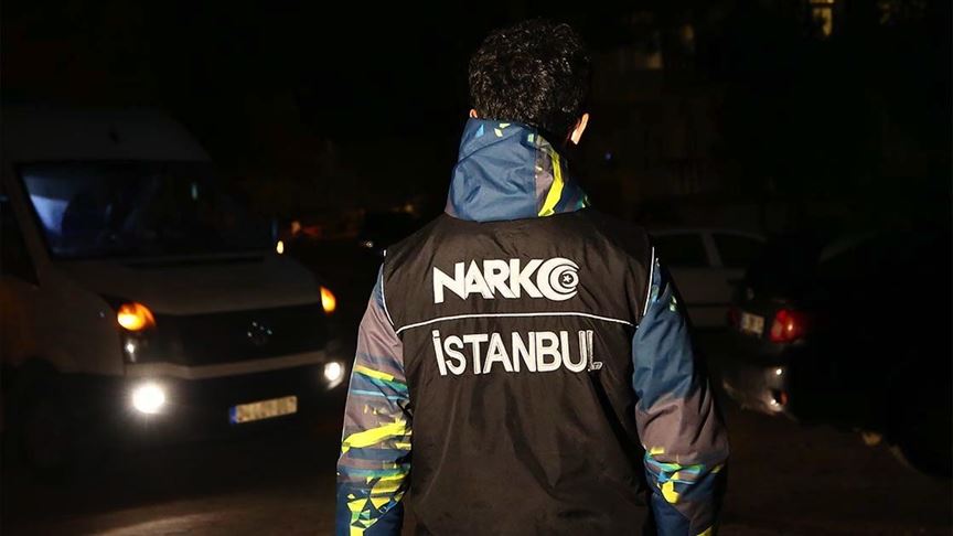 İstanbul'da yaklaşık 1 yıl süren takibin ardından düzenlenen uyuşturucu operasyonunda çok sayıda şüpheli yakalandı