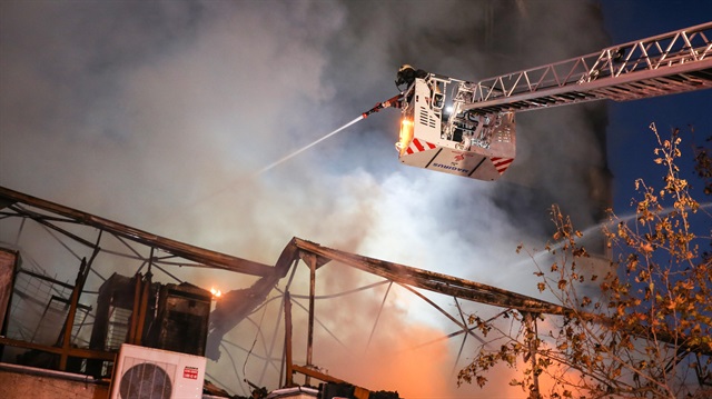 İstanbul'da yangın: 1 çocuk öldü 4 kişi yaralı