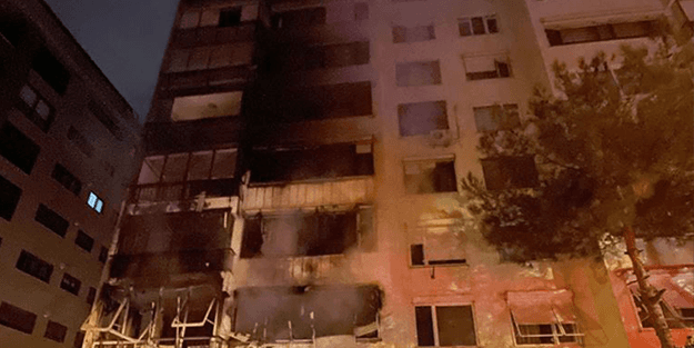 İstanbul’da yangın paniği! Bina komple böyle yandı