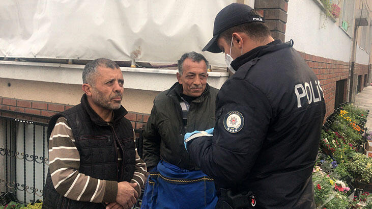 İstanbul’da yasağa uymayan yaşlılardan ilginç görüntü!