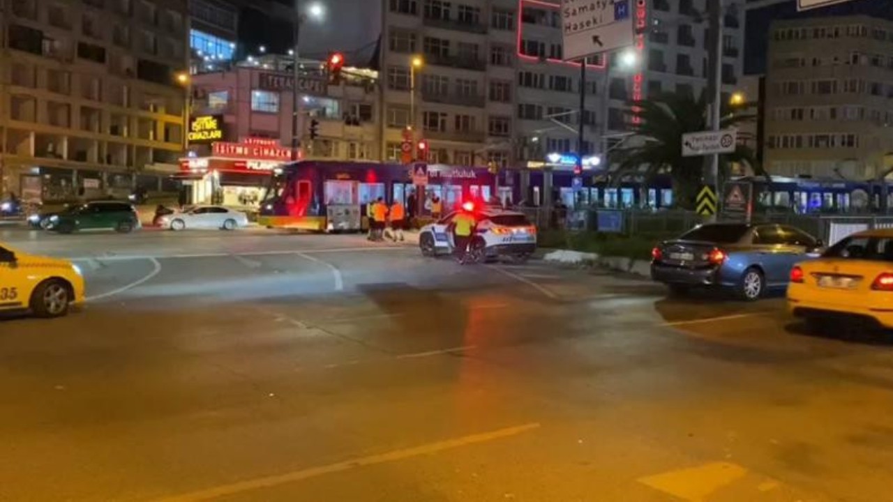 İstanbul'da yayaya tramvay çarptı!