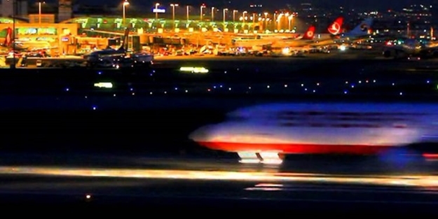 İstanbul'da yoğun hava trafiği! Bazı uçaklar inemedi