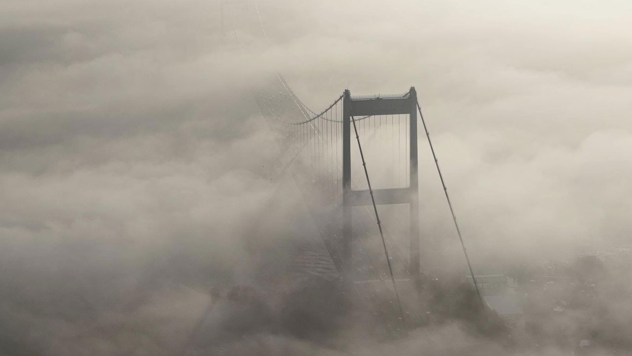 İstanbul’da yoğun sis! Fatih Sultan Mehmet Köprüsü gözden kayboldu