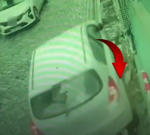 İstanbul'da yokuşta kayan otomobil kadını ezdi! İşte o dehşet anları!