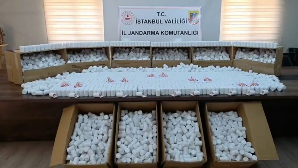 İstanbul'da yüzbinlerce uyuşturucu hap ele geçirildi