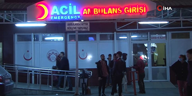 İstanbul'da zehirlenme olayı! Onlarca öğrenci hastaneye kaldırıldı