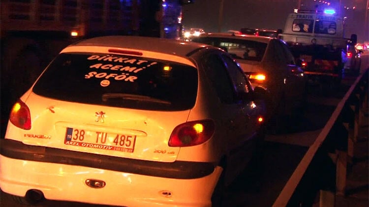 İstanbul'da zincirleme kaza! 'Acemi şoför' detayı...