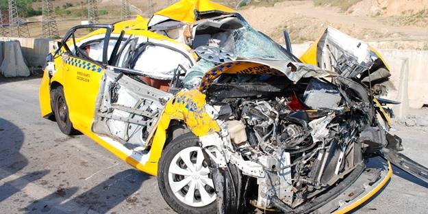 İstanbul'da zincirleme kaza: Yaralılar var