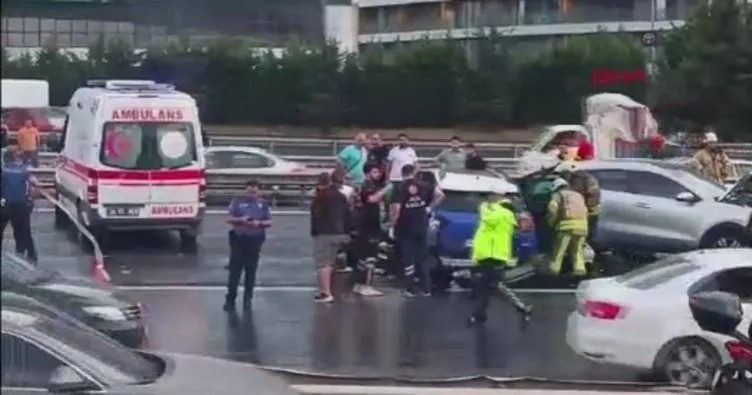 İstanbul'da zincirleme trafik kazası: Ölü ve yaralılar var!