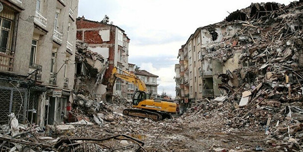 Emlak Uzmanı'ndan düşündüren açıklama: İstanbul'daki binaların yenilenmesi ne kadar sürer?