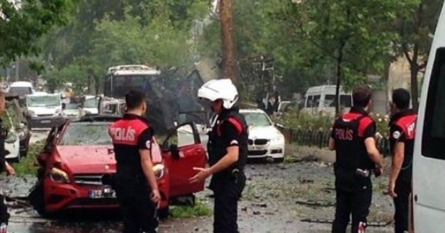 İstanbul'daki bombalı saldırı sosyal medyada
