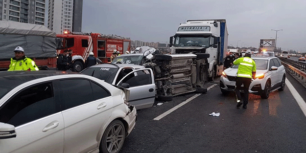 İstanbul'daki trafik kazasında 10 kişi yaralandı