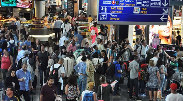 İstanbul'dan 4 ayda 32 milyondan fazla yolcu uçtu