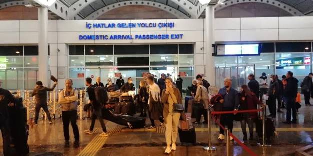 İstanbul'dan kalkan uçakta korku dolu anlar!