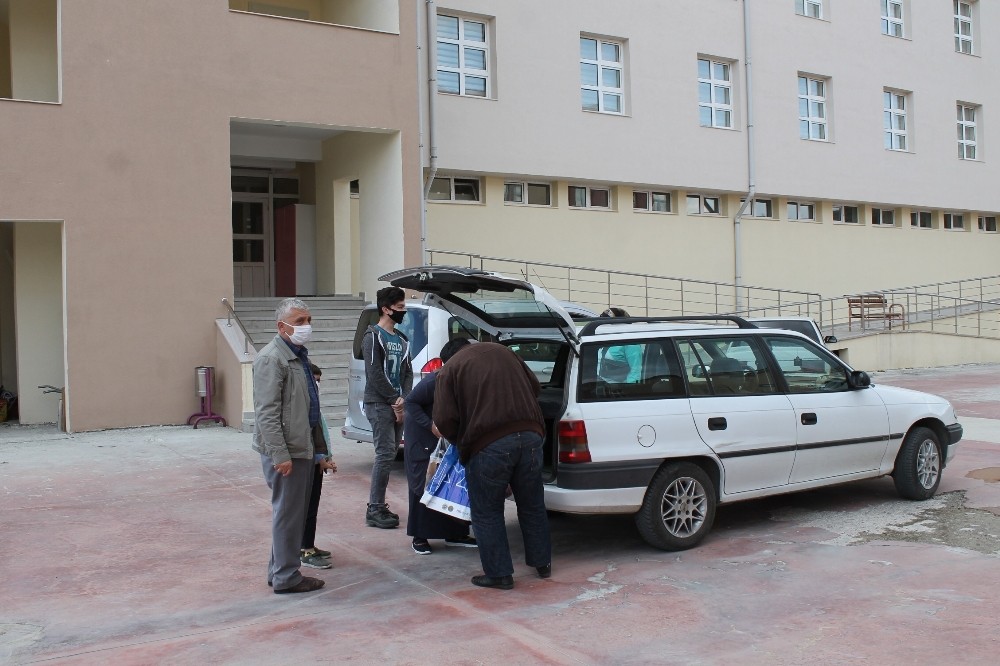 İstanbul’dan Kastamonu’ya gelen 5 kişilik aile yurtta karantinaya alındı 