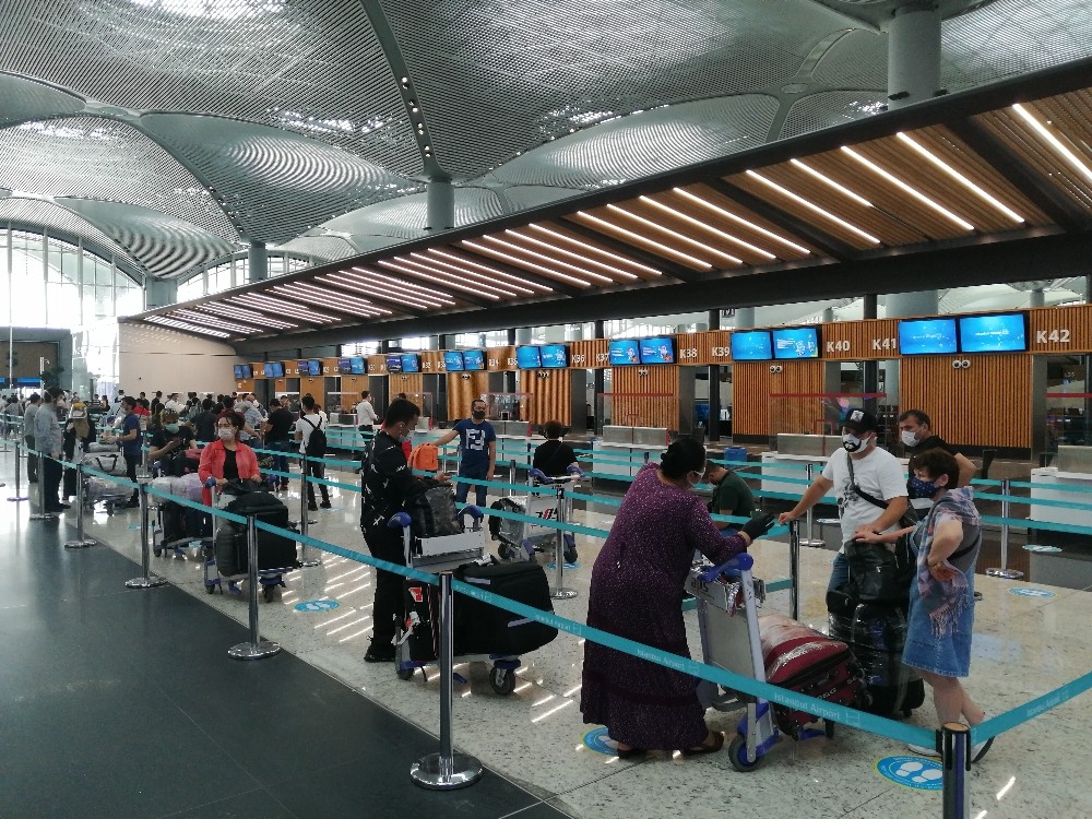 İstanbul’dan tahliye uçuşları sürüyor 