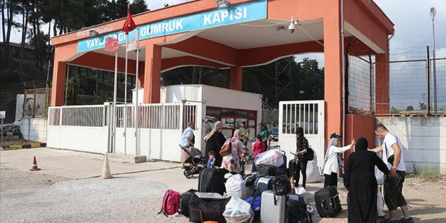 İstanbul'dan yola çıkan 54 Suriyeli ülkelerine gönderildi