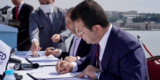 Ekrem İmamoğlu'ndan borç alma töreni