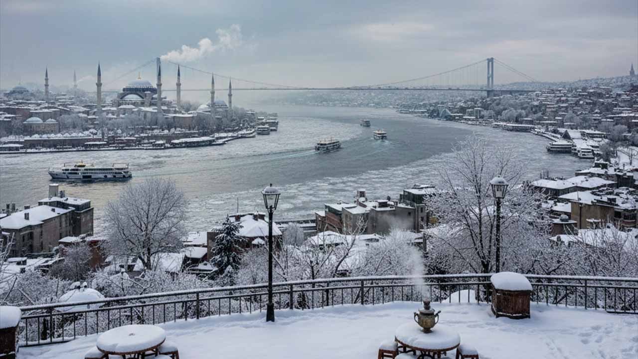 İstanbullular bu akşam eve erken dönün! Valilikten beklenen kar uyarısı geldi: Megakentte buzlanma ve don tehlikesi kapıda